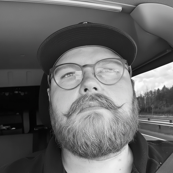 Uula Väisänen, asiantuntija